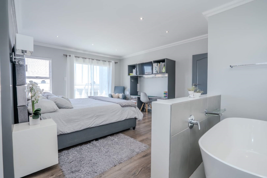 4 Bedroom Property for Sale in Laguna Sands Western Cape